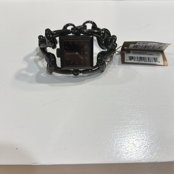 NEVER WORN
TAG ON WATCH 
YA116310
Gucci Signoria 116 Women’s Black Watch - Picture 3 of 7